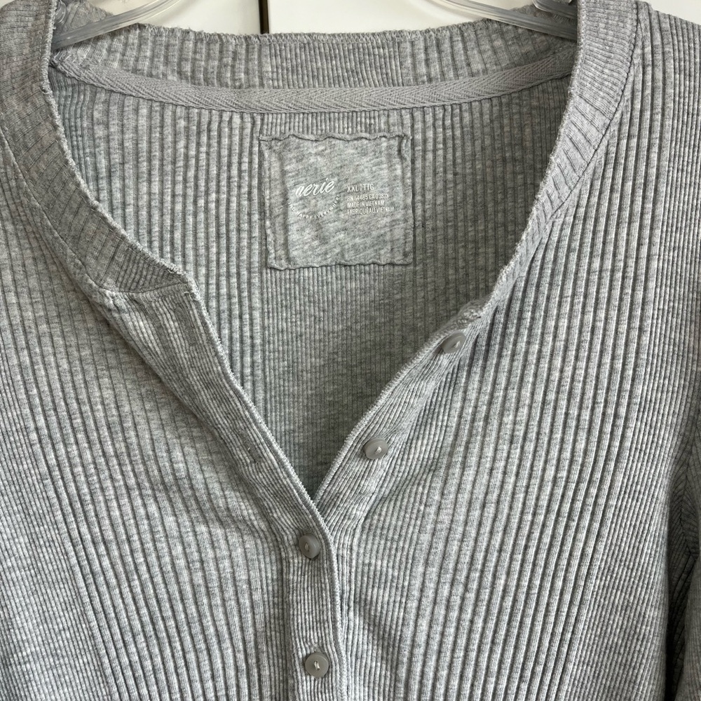 Aerie Women’s Gray Ribbed Long-Sleeve Henley Top Size XXL - Picture 2 of 8